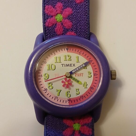 Timex 29mm Elastic Fabric Kids Purple Floral Watch Easy-To-Read Dial WR 30M - Picture 2 of 15